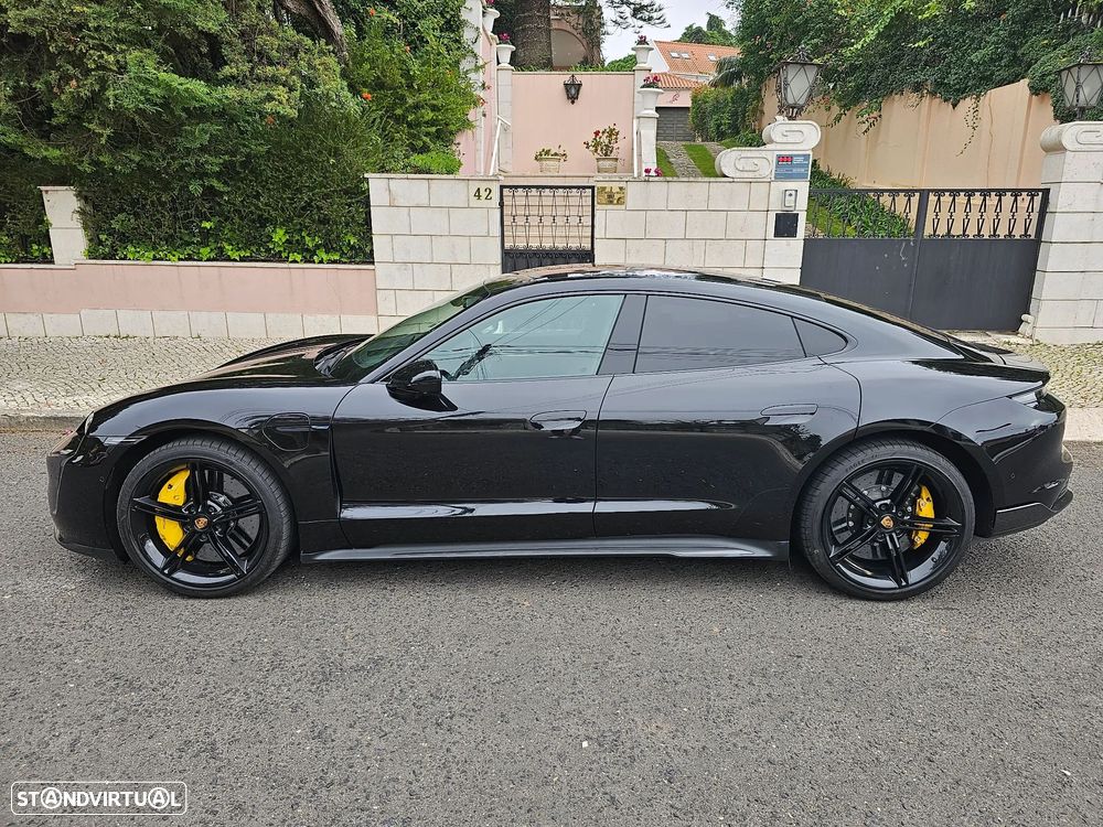 Porsche Taycan Turbo S - 2