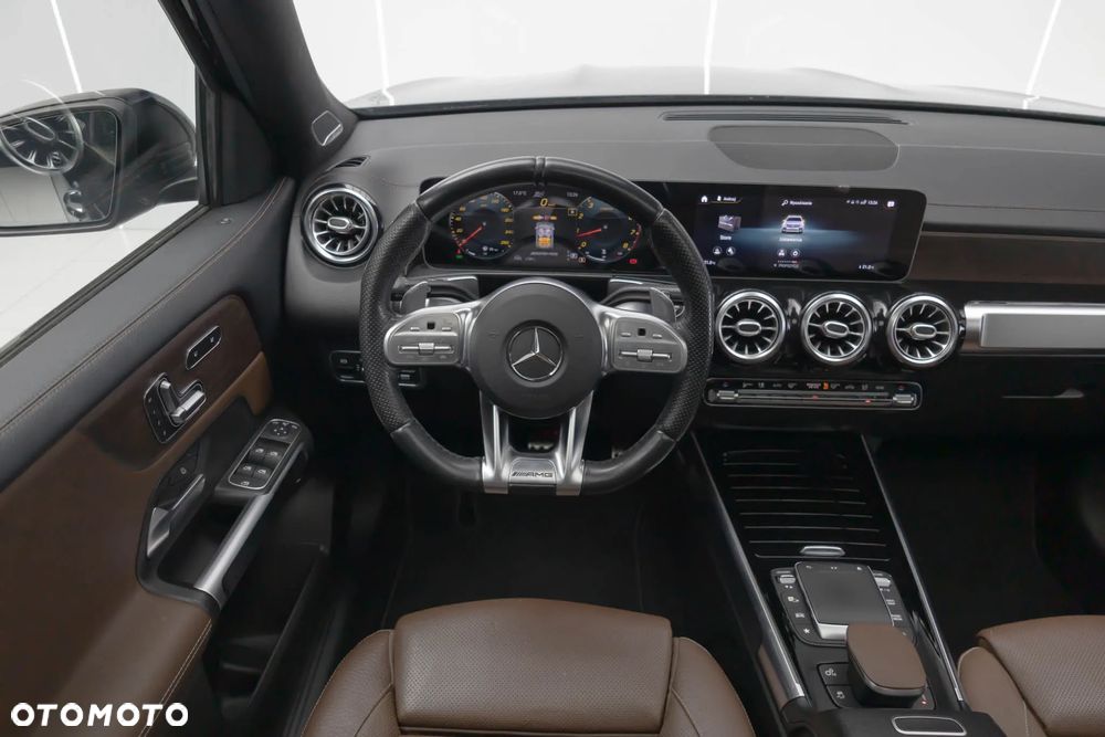 Mercedes-Benz GLB - 21