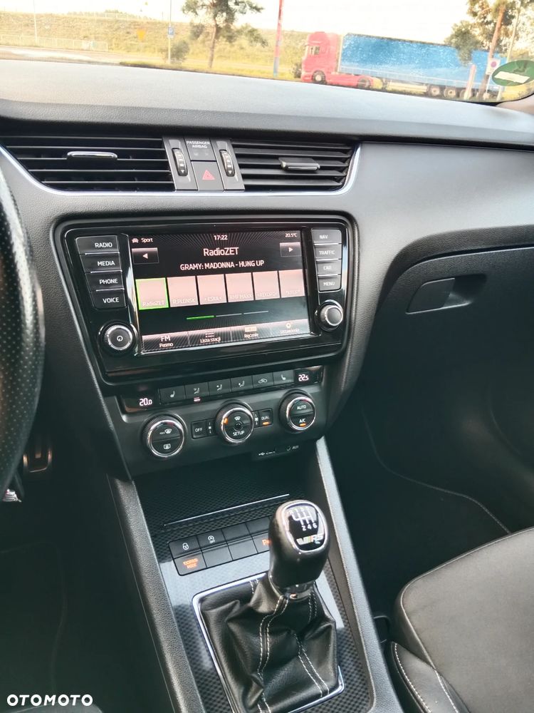 Skoda Octavia 2.0 TDI RS - 24