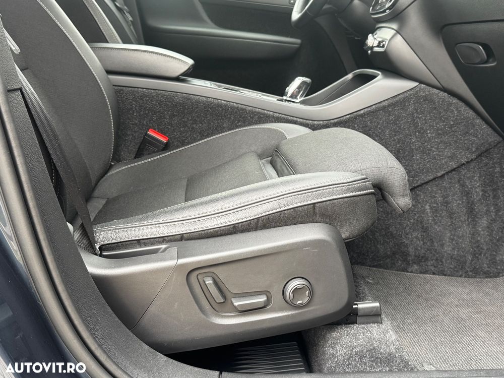 Volvo XC 40 D4 AWD Geartronic Inscription - 22