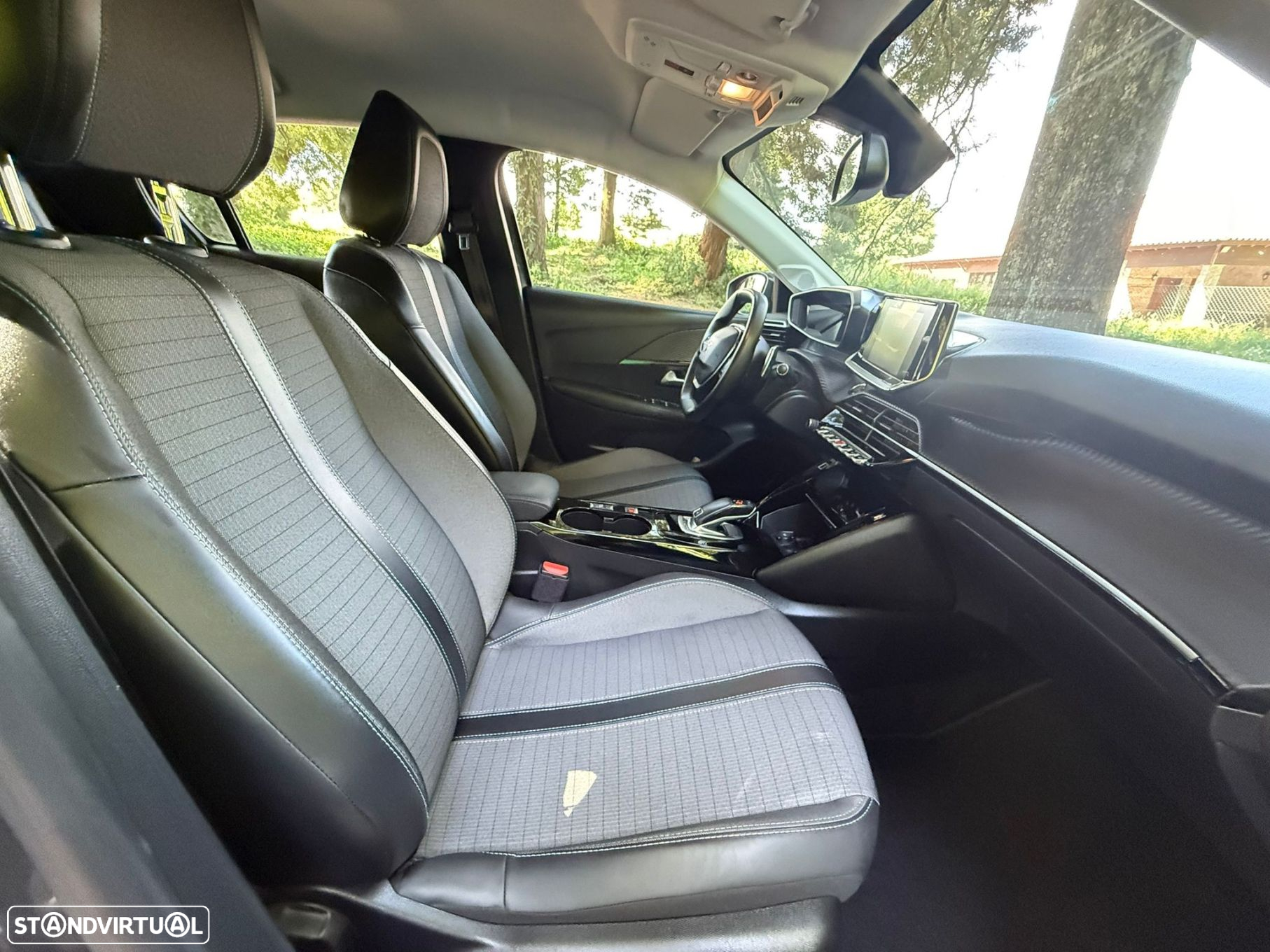 Peugeot 208 1.2 PureTech Allure Pack EAT8 - 17