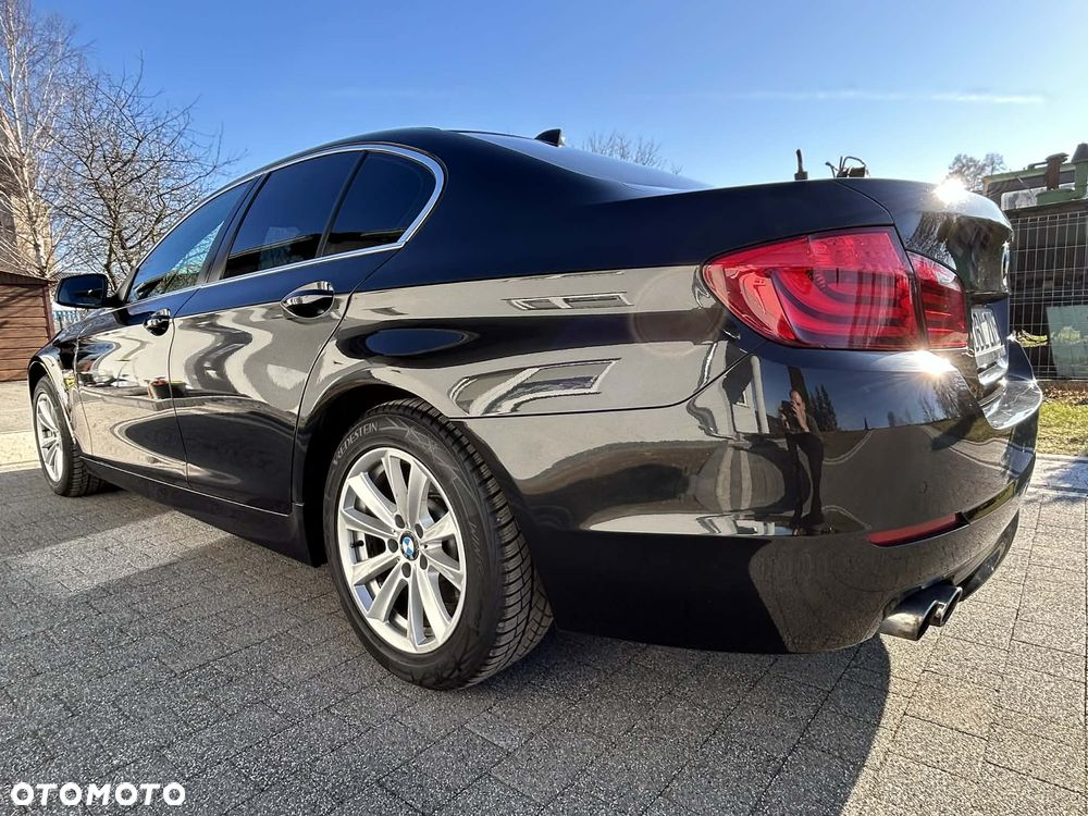 BMW Seria 5 525d Luxury Line - 9
