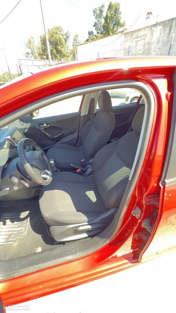 Peugeot 208 82 PureTech Style - 11