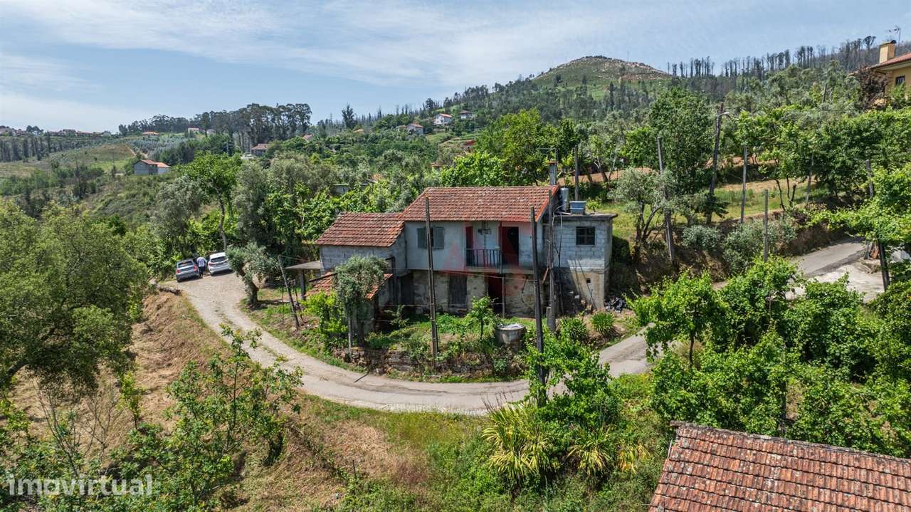 Moradia T2 com Quintal para Restauro – Outeirinho - Grande imagem: 3/12