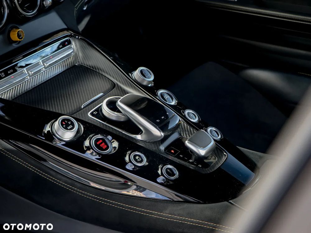 Mercedes-Benz AMG GT - 22