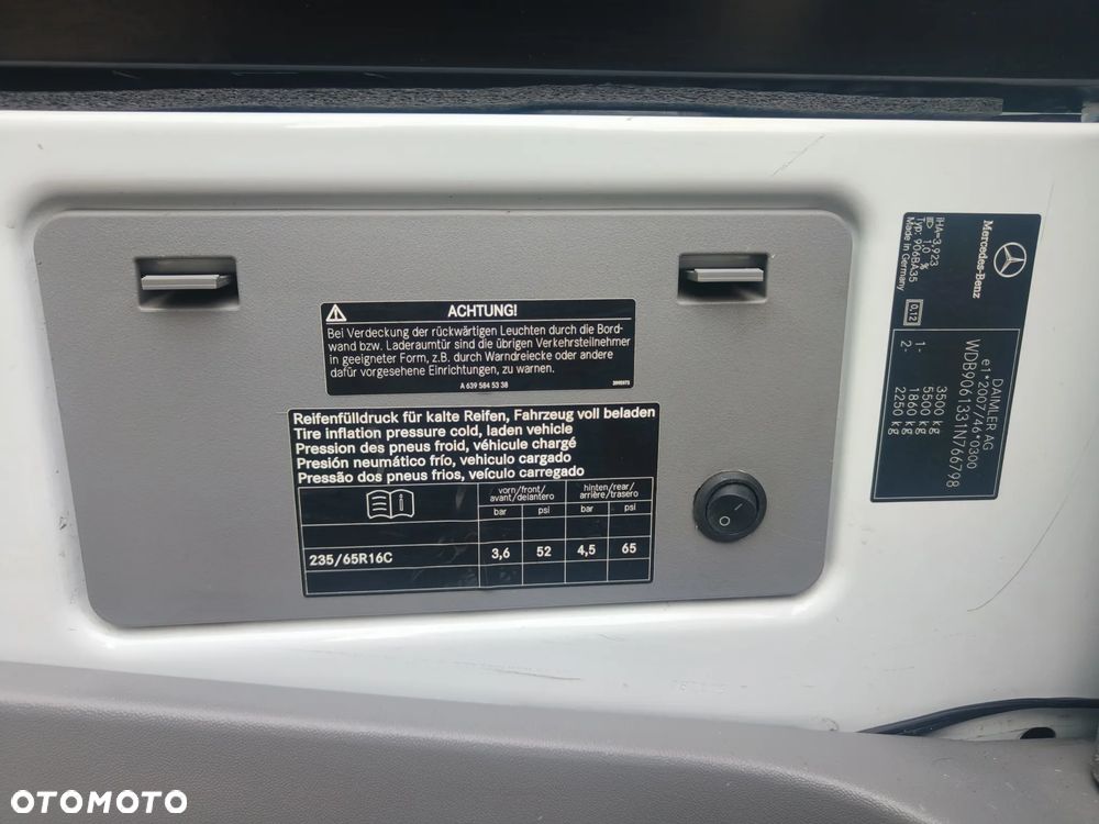 Mercedes-Benz Sprinter - 10