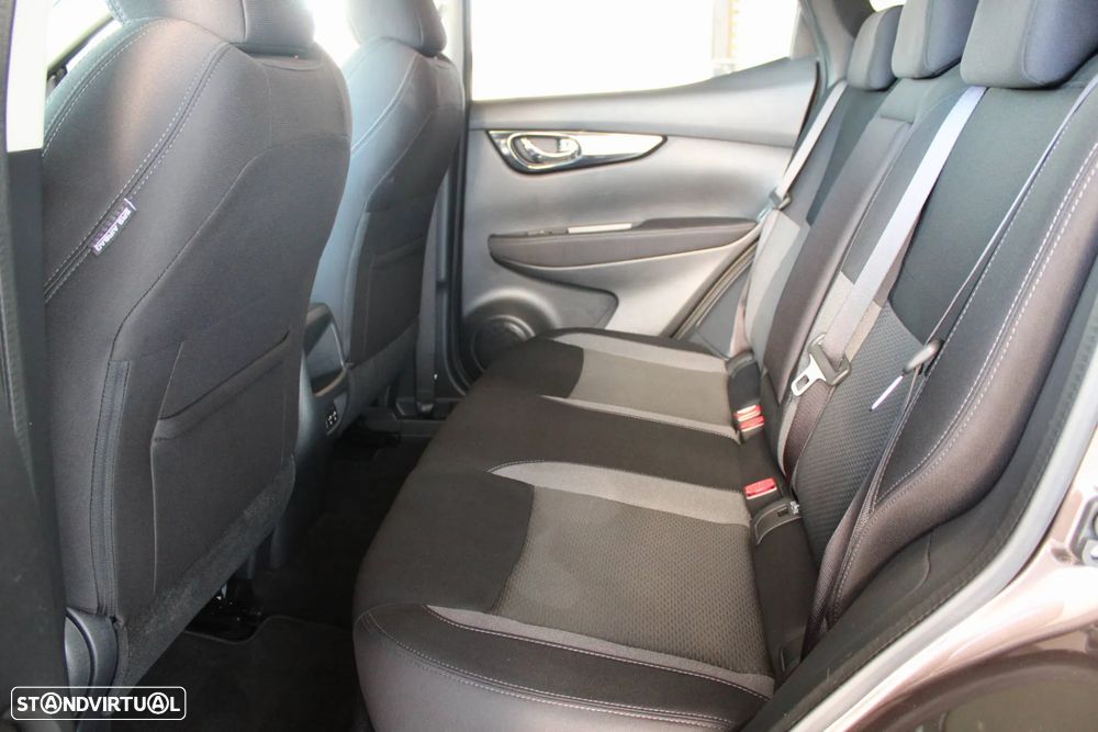Nissan Qashqai 1.5 dCi N-Connecta J18 - 15