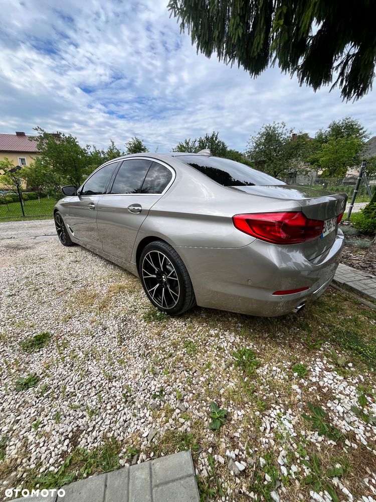 BMW Seria 5 520d Luxury Line - 9