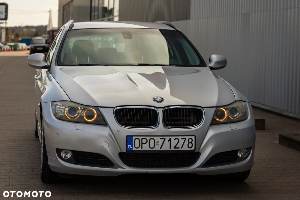 BMW Seria 3 318d DPF - 14