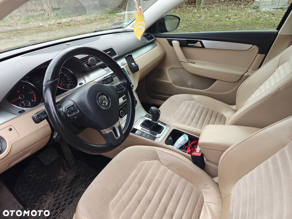 Volkswagen Passat - 7