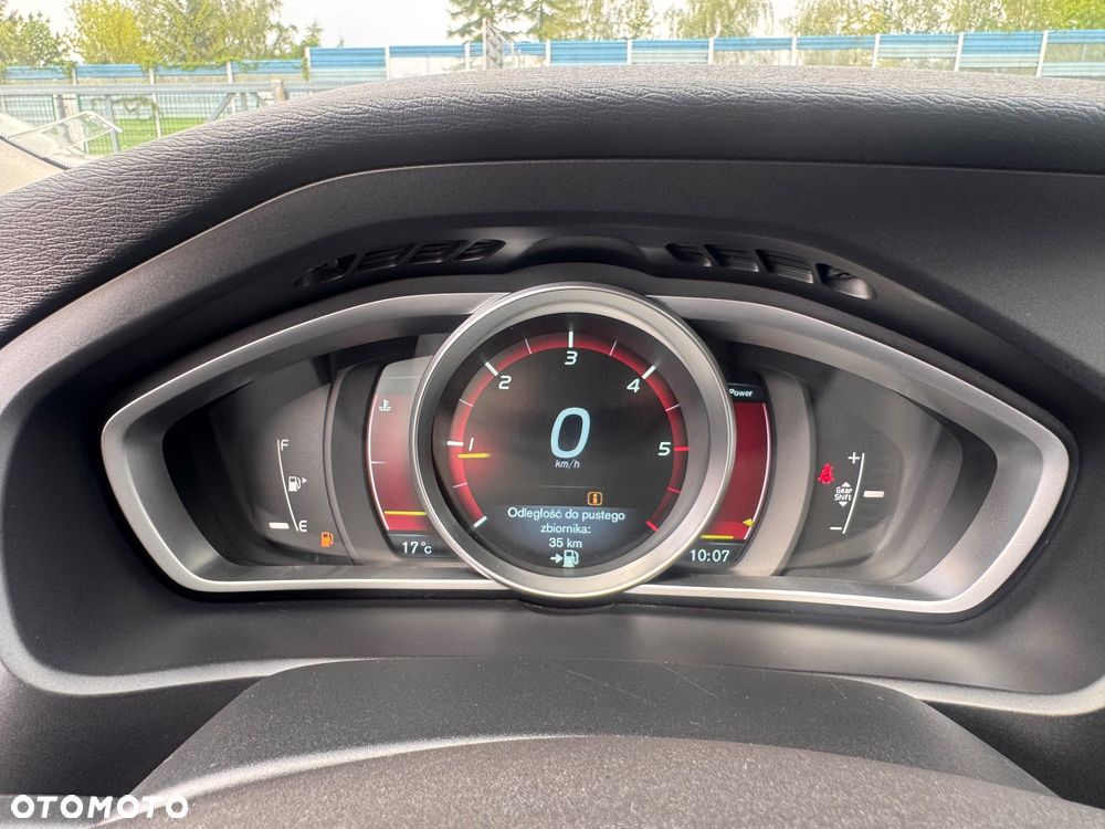 Volvo V40 D2 Kinetic - 21