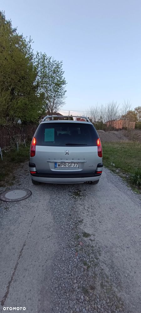 Peugeot 807 2.2 ST - 14