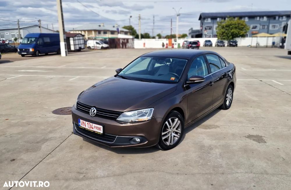 Volkswagen Jetta 1.6 TDI DSG Blue Motion Technology Life - 5