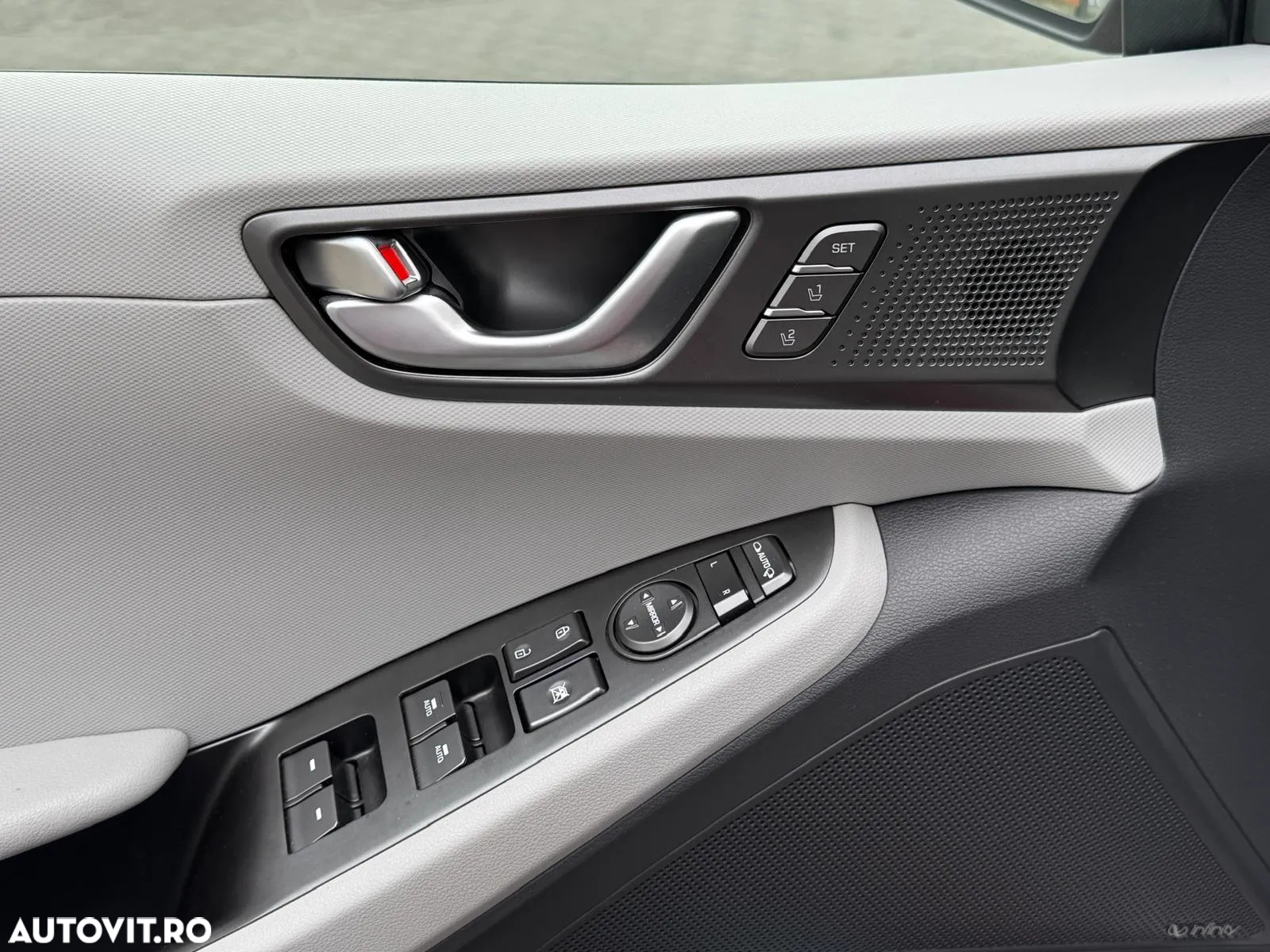 Hyundai IONIQ Plug-in-Hybrid 1.6 GDI Premium - 17