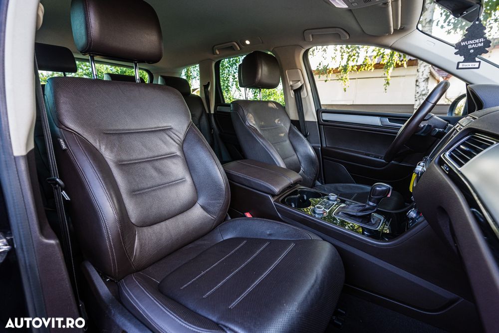 Volkswagen Touareg 3.0 V6 TDI BMT - 32