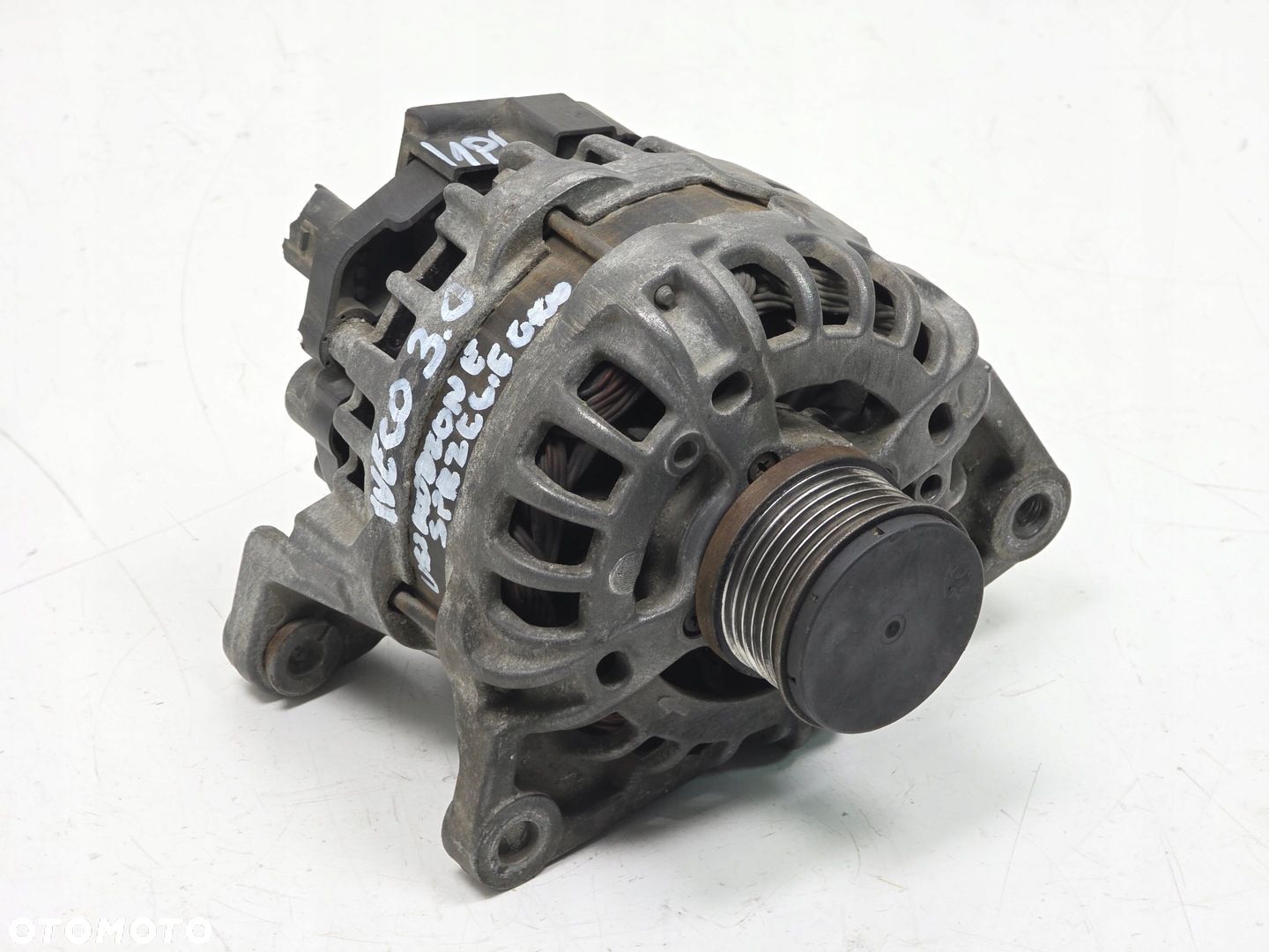 IVECO DAILY 06-14 3.0 HPI ALTERNATOR BOSCH 110A 504385137 - 1