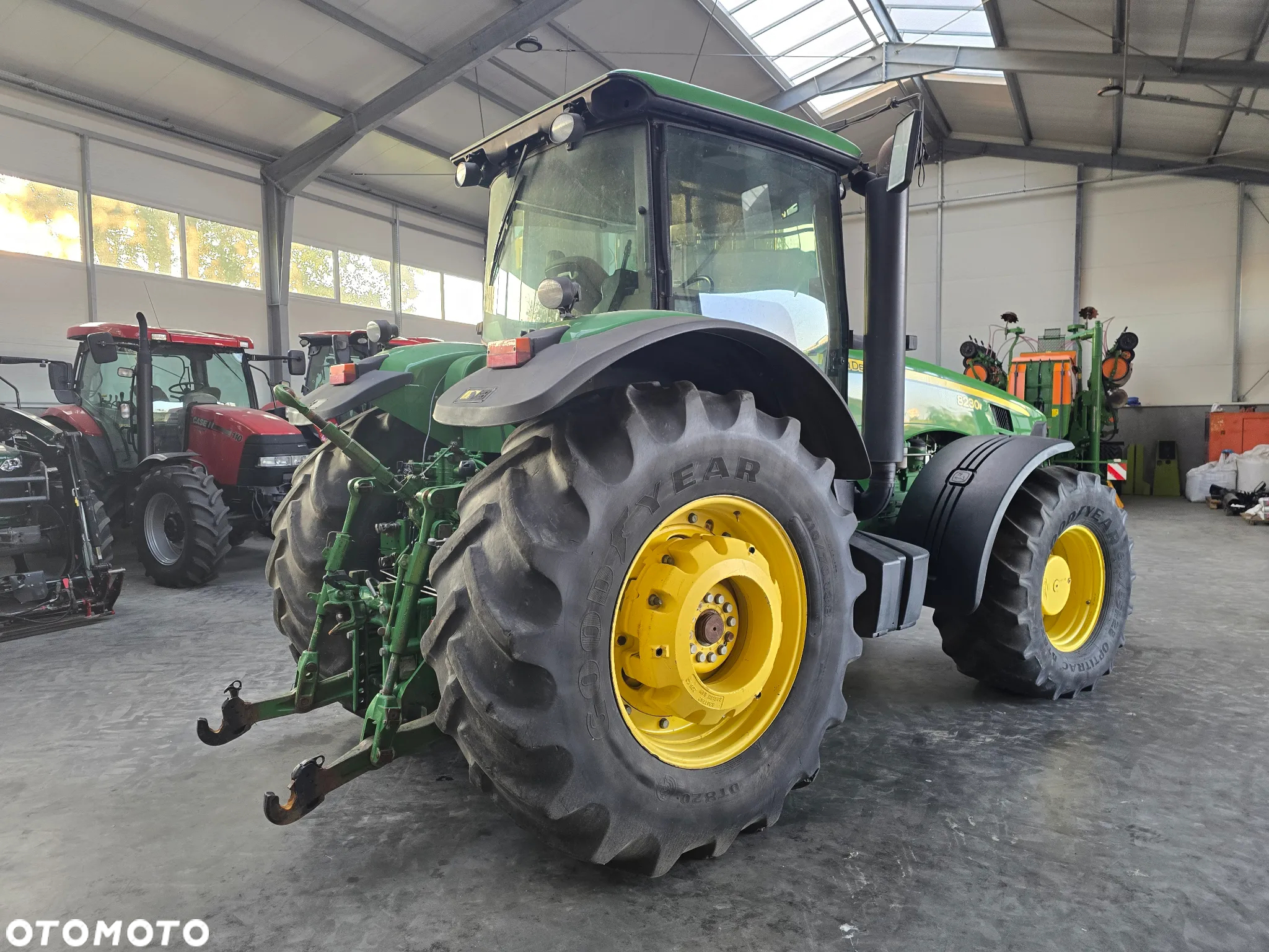 John Deere 8230 - 12
