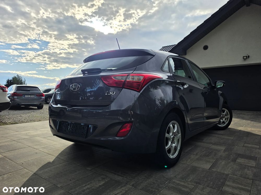 Hyundai i30 blue 1.4 Style - 6