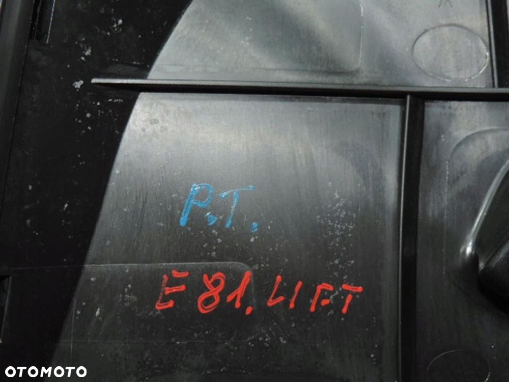 BOCZEK KANAPY PRAWY TYŁ BMW E81 LIFT - 3