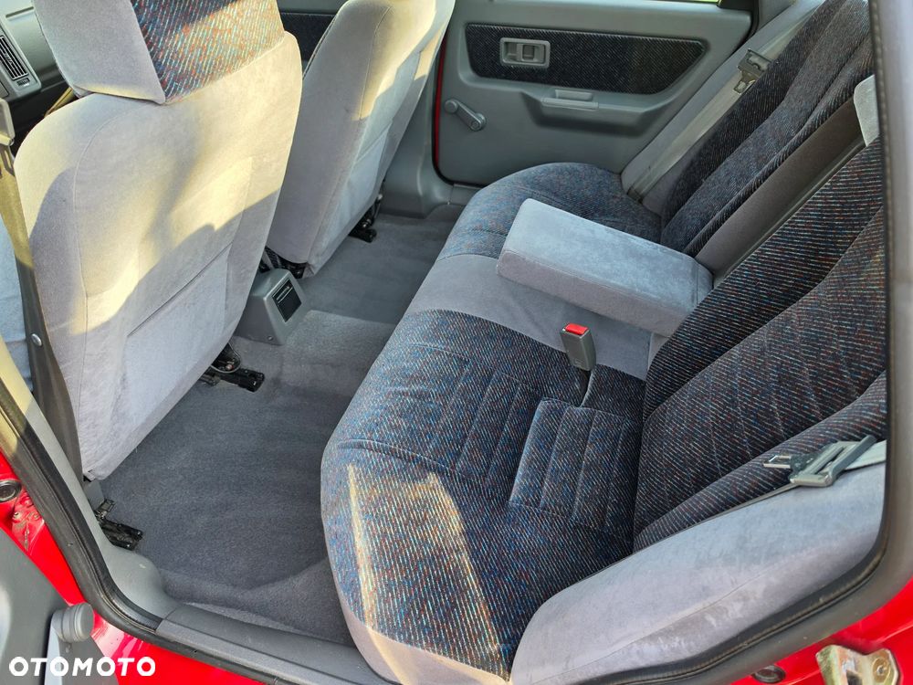 Volvo Seria 400 - 12