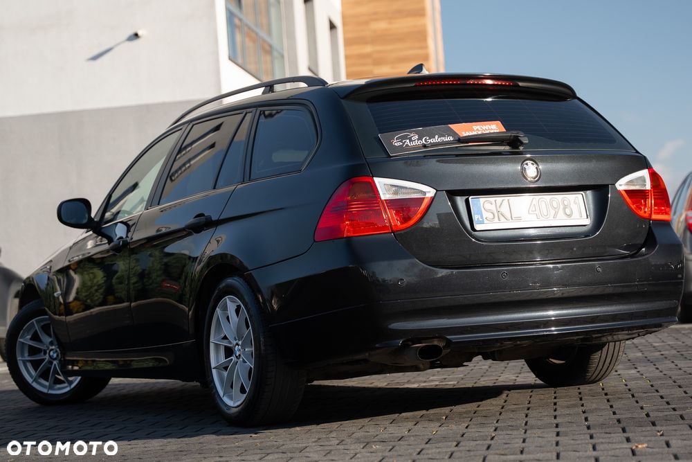 BMW Seria 3 320d DPF Edition Exclusive - 15