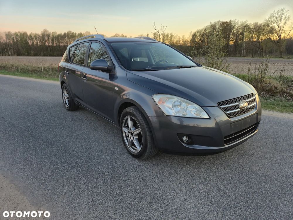 Kia Ceed - 16