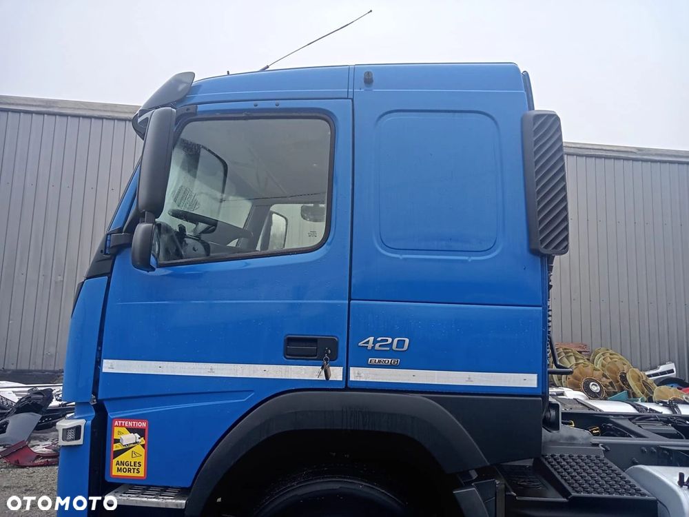 VOLVO FM4 / NISKA Z ŁÓŻKIEM / KABINA EURO 6 KOMPLETNA / AUTOMAT - 4