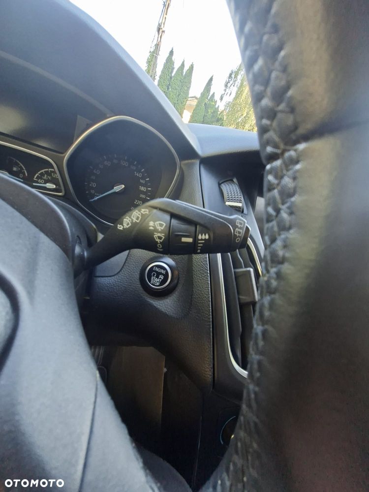 Ford Focus 1.0 EcoBoost Titanium - 17