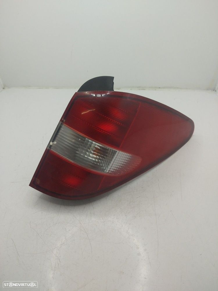 Farolim Stop Dto Ssangyong Rodius - 1