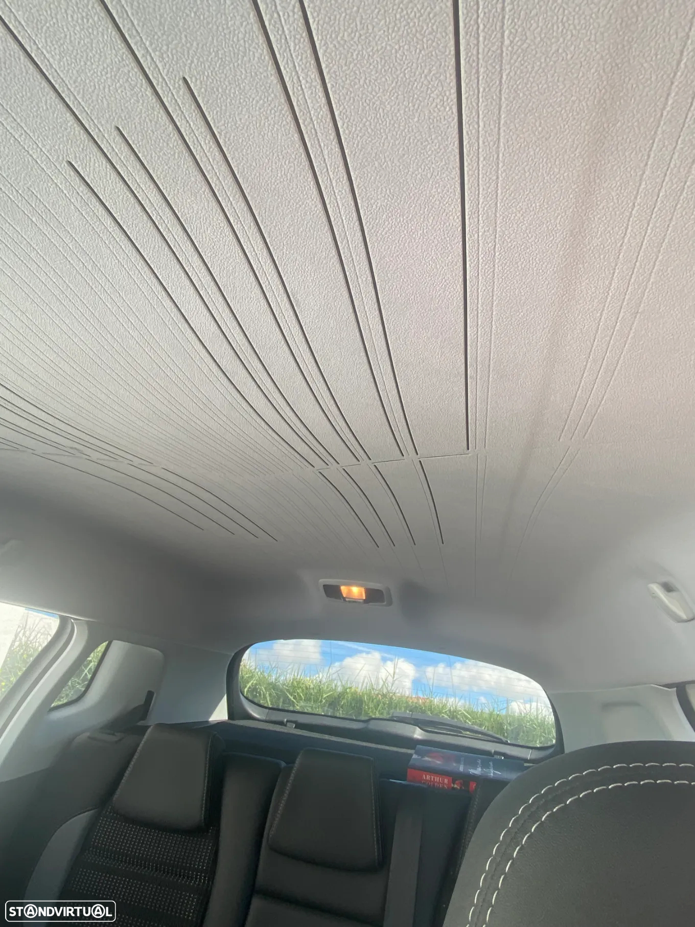 Peugeot 2008 1.2 PureTech Allure - 16