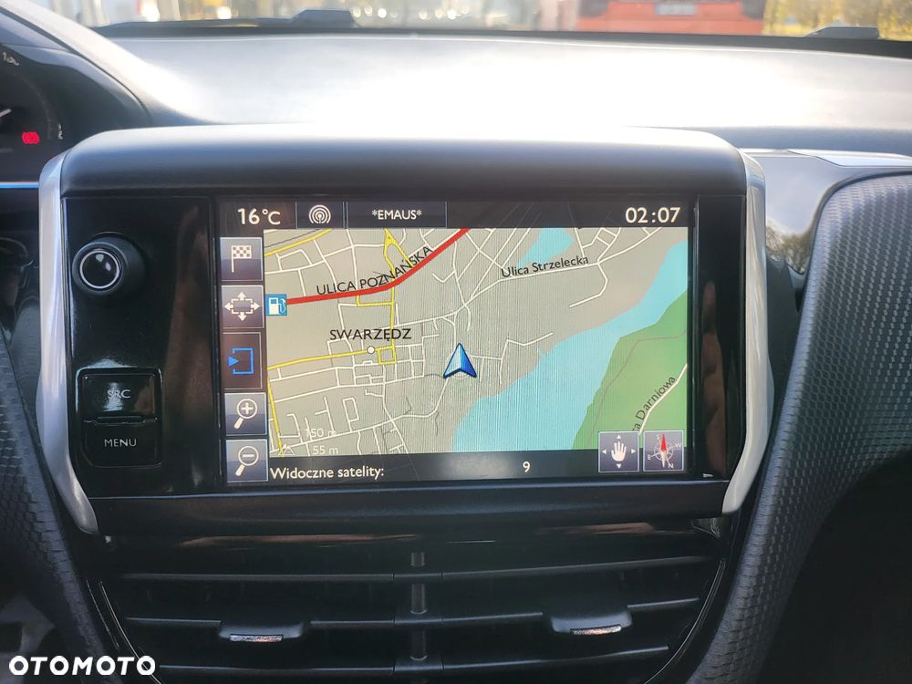 Peugeot 2008 1.2 Pure Tech Allure S&S - 24