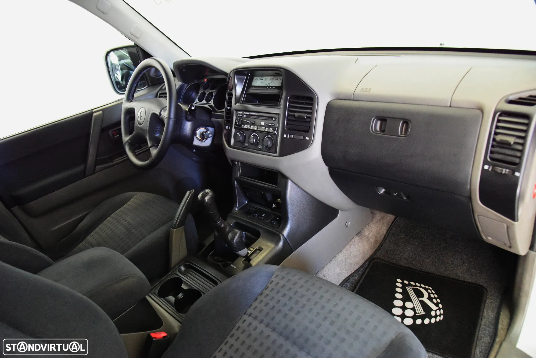 Mitsubishi Pajero 3.2 DI-D GLS Longo - 16