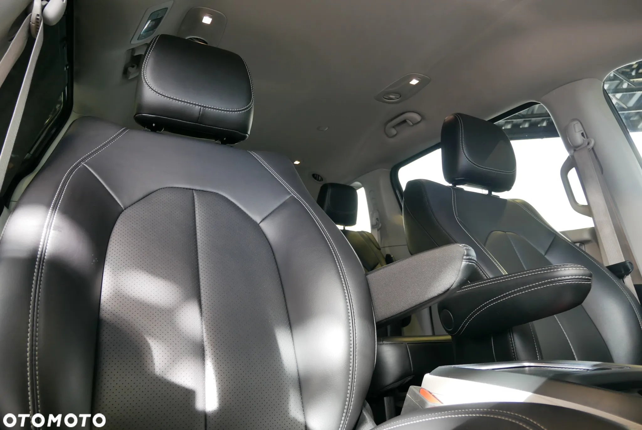 Chrysler Pacifica - 28