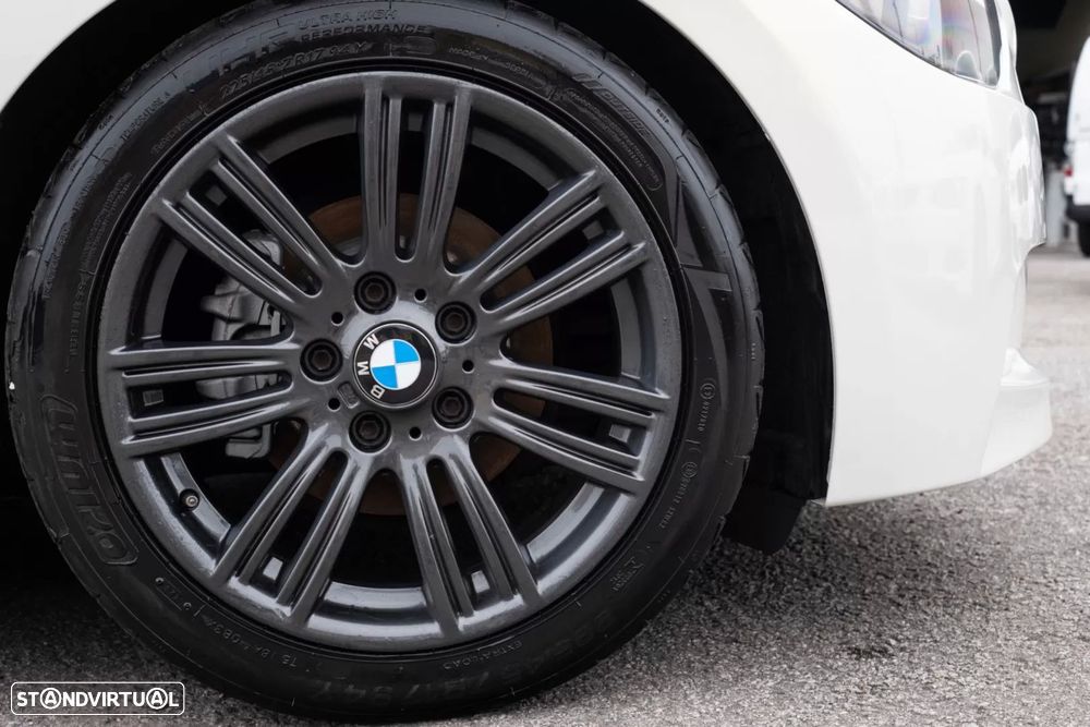 BMW 118 d Pack M - 4