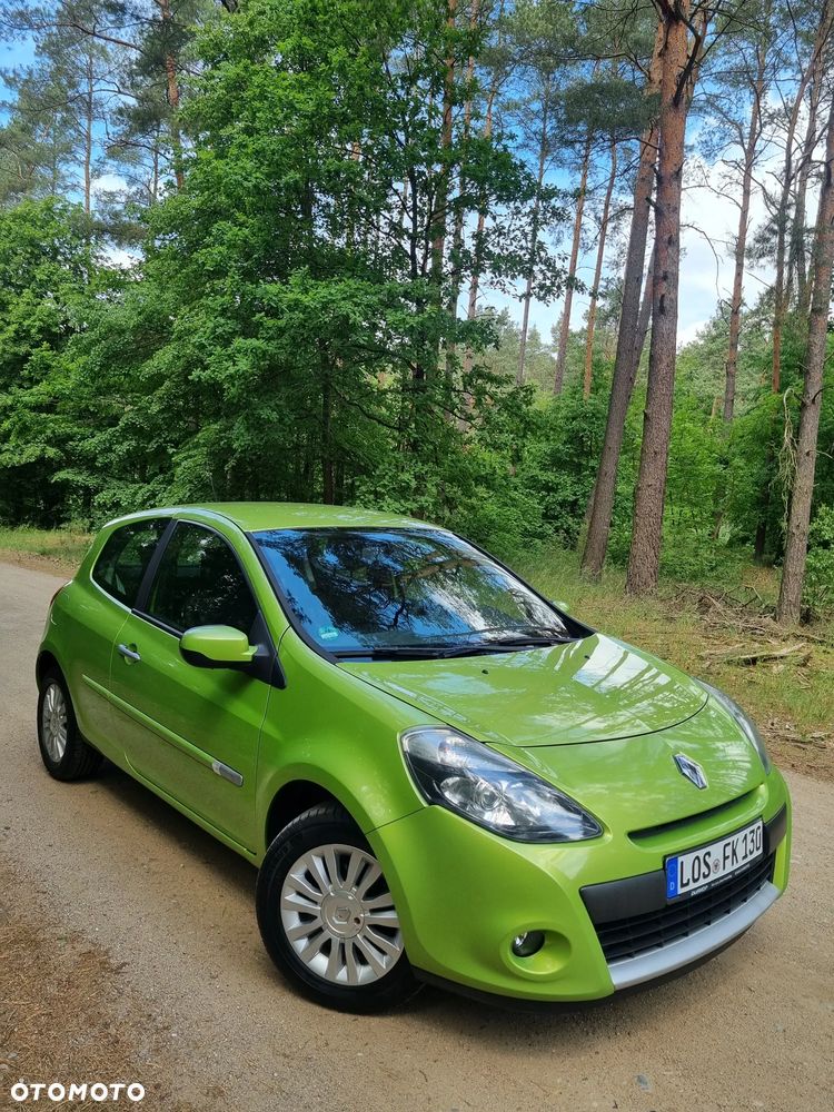 Renault Clio 1.2 16V Emotion - 1