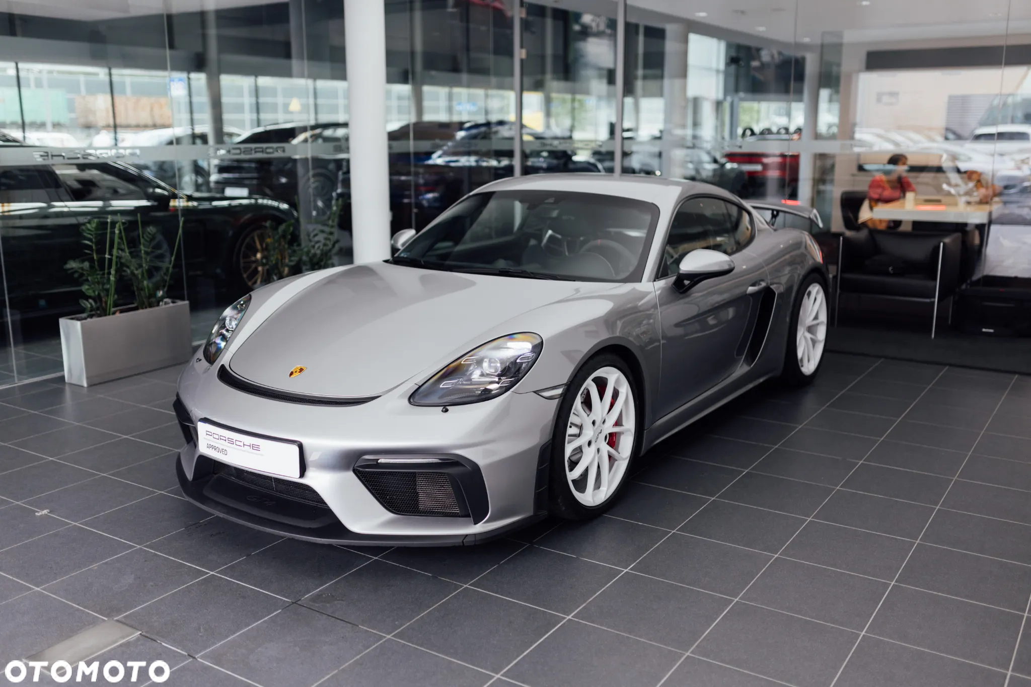 Porsche 718 Cayman GPF GT4 - 4