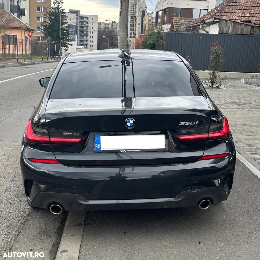 BMW Seria 3 330i AT M Sport - 3