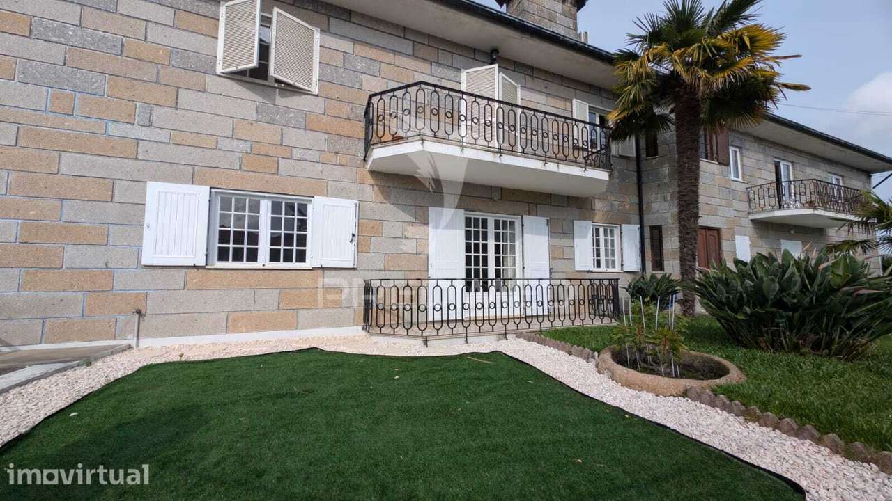 APARTAMENTO | TIPOLOGIA T3 | DOIS PISOS | TRÊS FRENTES. - Grande imagem: 2/16