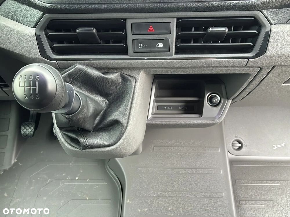 Volkswagen Crafter 35 Furgon L4H3, 2.0BiTDI 177KM, 4490mm, Wysoki dach - 37