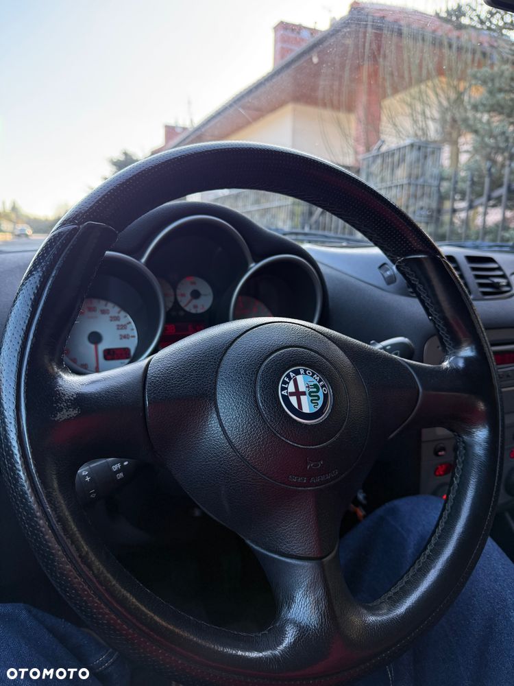 Alfa Romeo 147 - 2