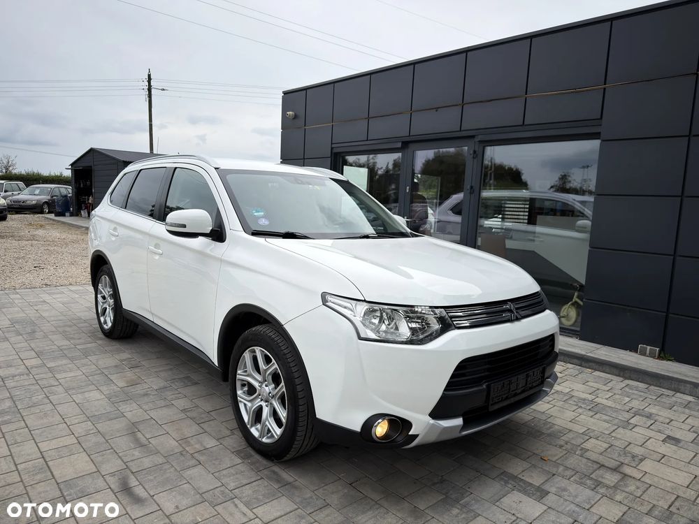 Mitsubishi Outlander Instyle NAVI + - 15