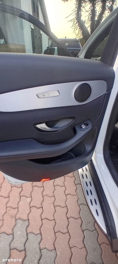 Mercedes-Benz GLC 300 4Matic 9G-TRONIC - 17