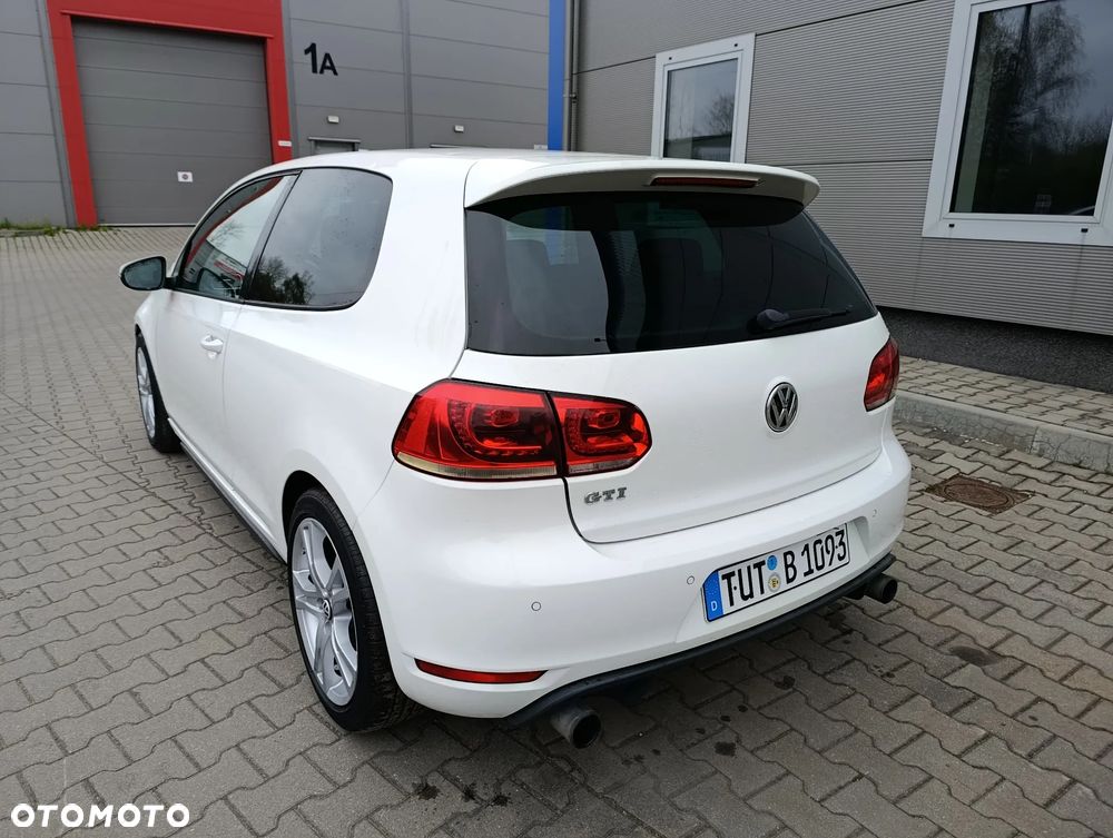 Volkswagen Golf 2.0 GTI - 11
