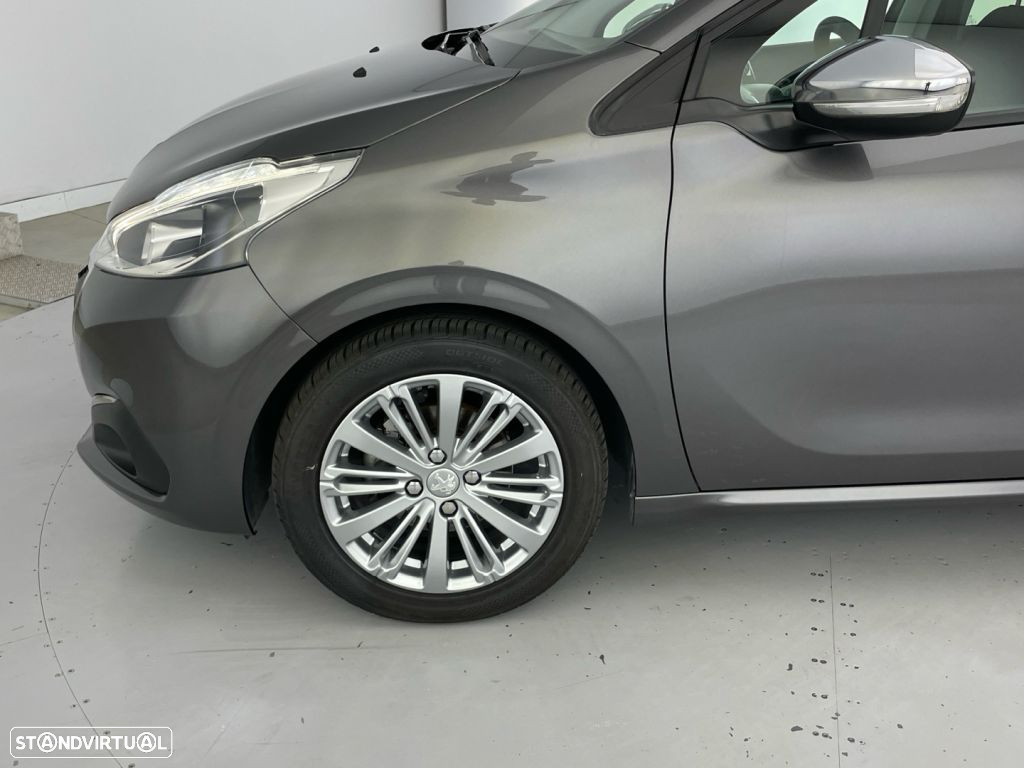 Peugeot 208 1.2 PureTech Signature - 20