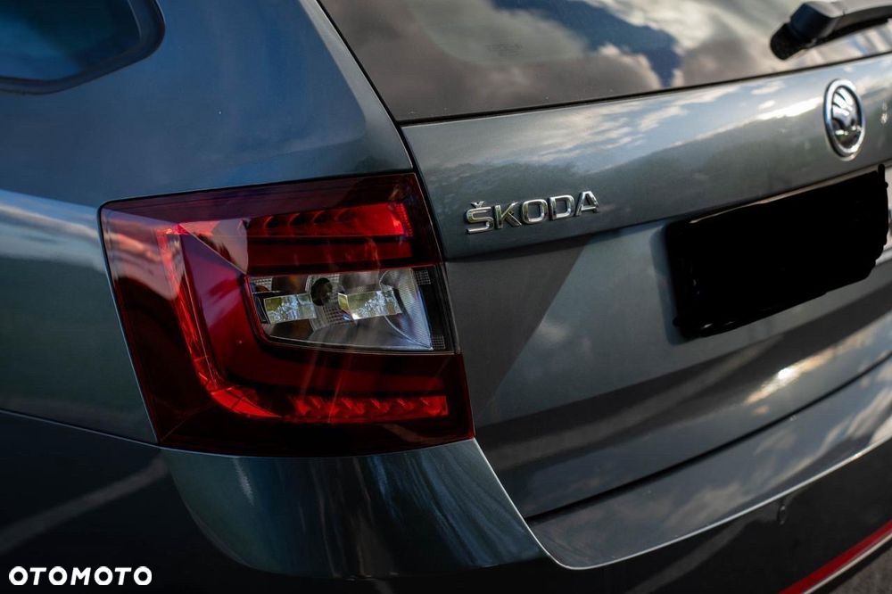 Skoda Octavia 2.0 TDI RS Challenge DSG - 30