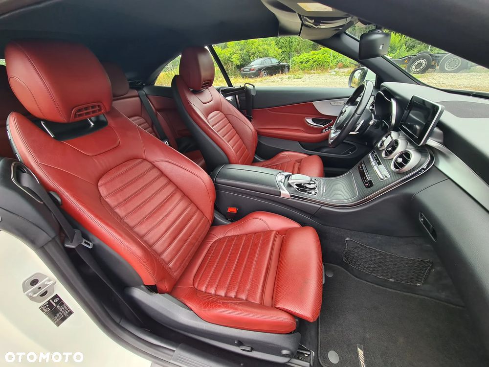 Mercedes-Benz Klasa C 180 7G-TRONIC - 38