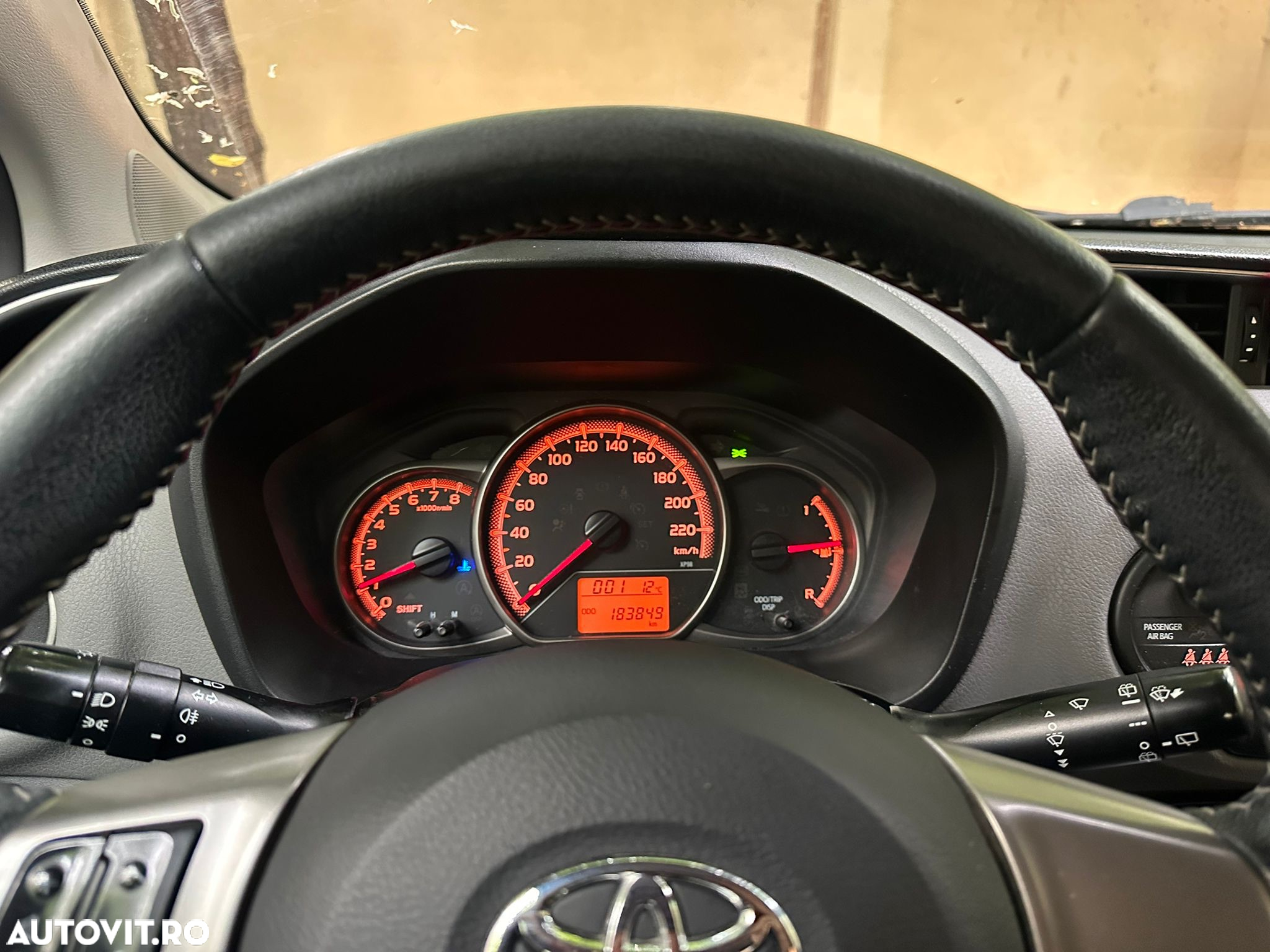 Toyota Yaris 1.3 VVT-i Luna - 6