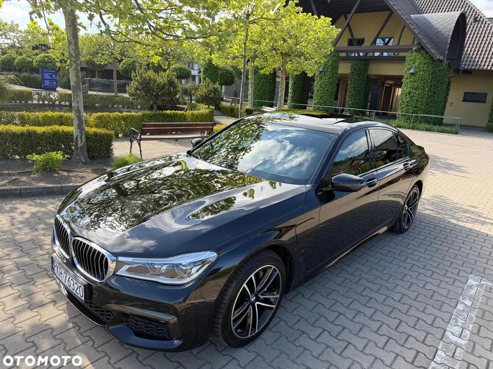 BMW Seria 7 740e iPerformance - 33