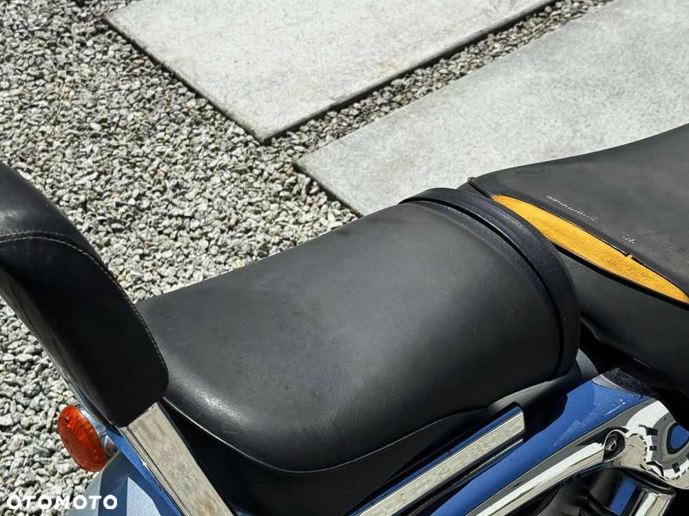 Suzuki Intruder - 12