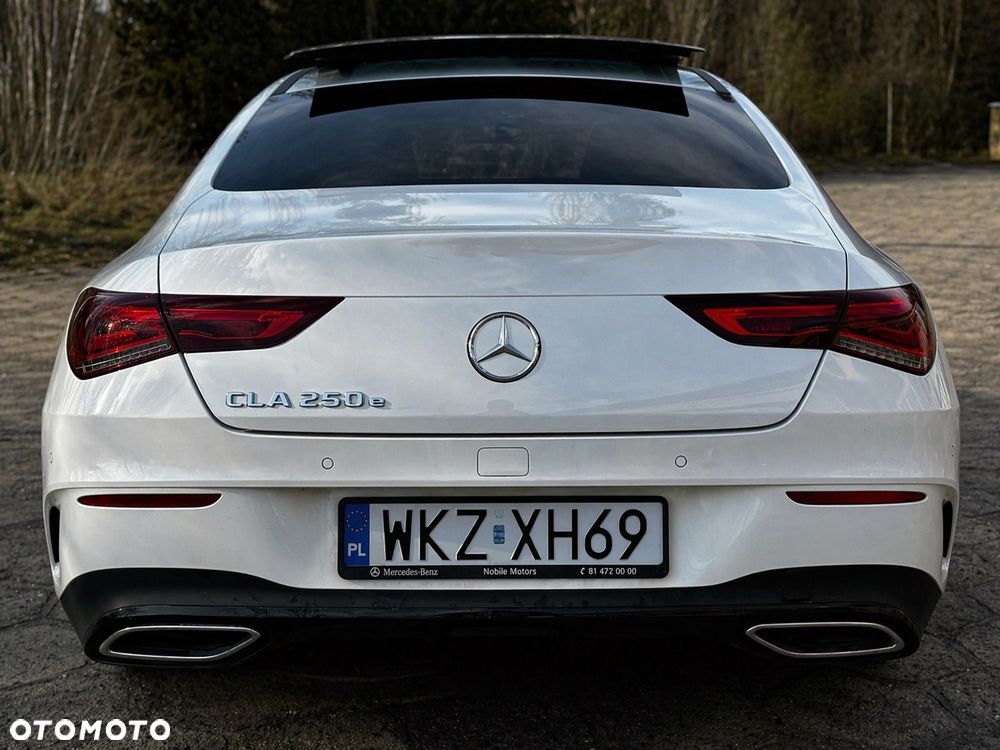 Mercedes-Benz CLA 250 E AMG Line 8G-DCT - 12